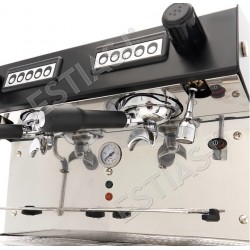 Με τέσσερις επιλογές δόσης espresso ανά group Με τέσσερις επιλογές δόσης espresso ανά group
